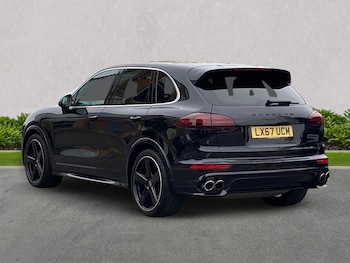 Used Porsche Cayenne 2017 for sale - 76300803: Photo 2