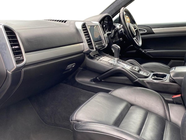 Used Porsche Cayenne 2017 for sale - 76300803: Photo 3