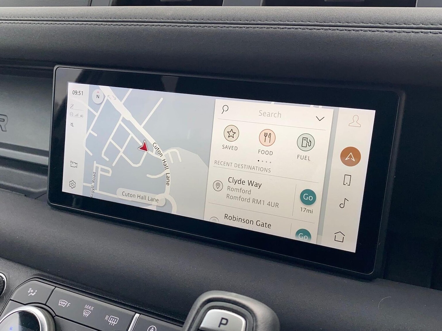 Used Land Rover Defender 2022 for sale - 76637803: Photo 11