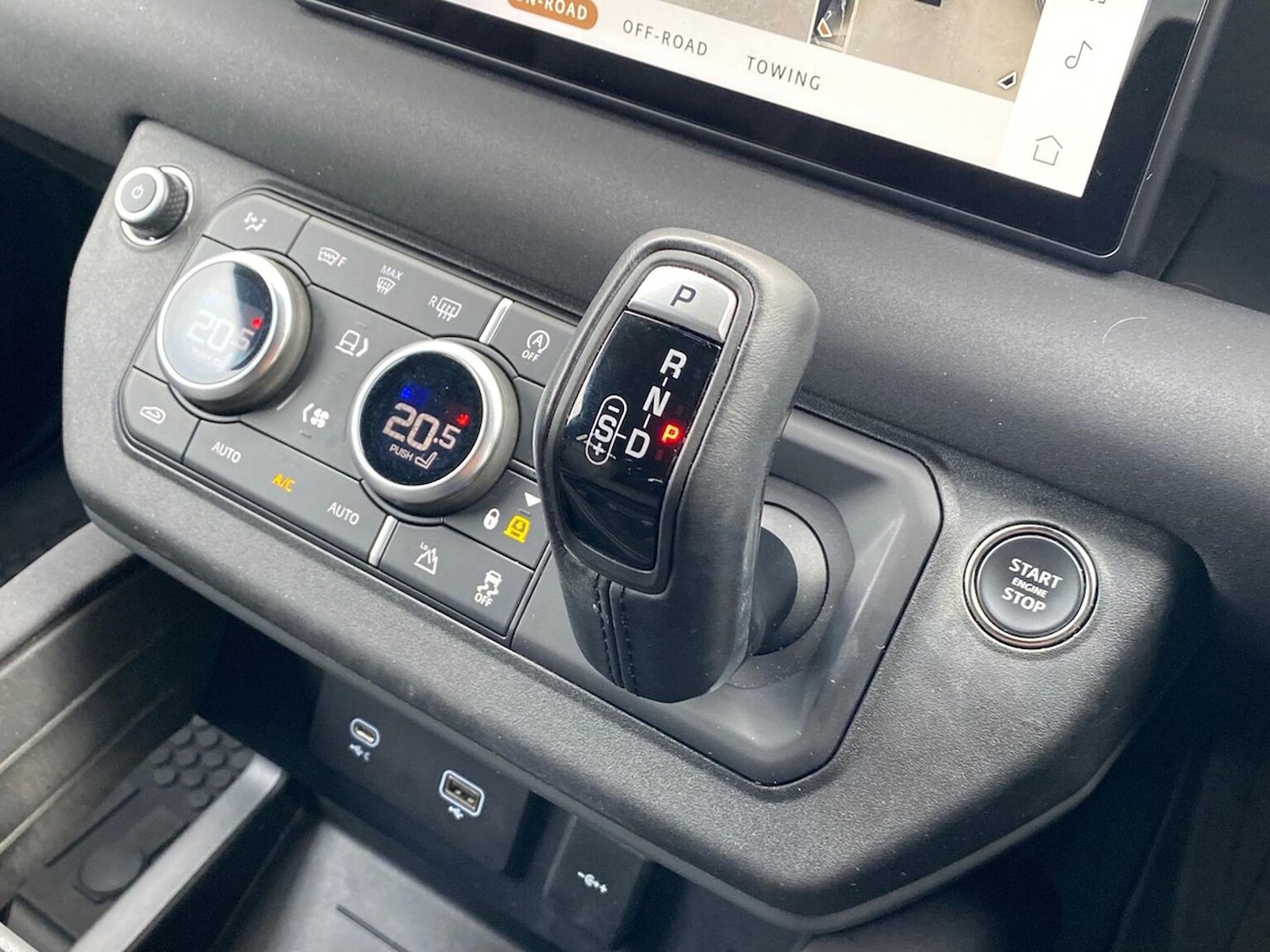 Used Land Rover Defender 2022 for sale - 76637803: Photo 13