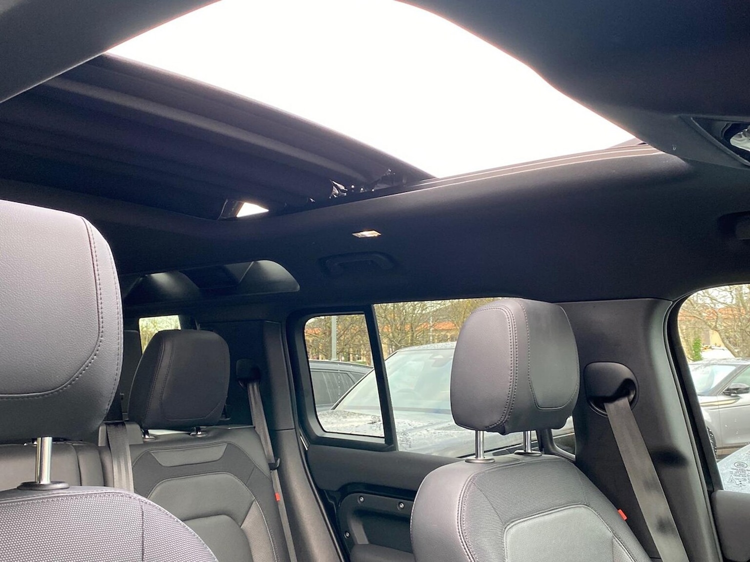 Used Land Rover Defender 2022 for sale - 76637803: Photo 21