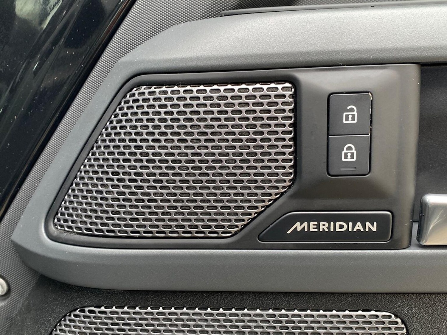 Used Land Rover Defender 2022 for sale - 76637803: Photo 24