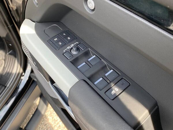 Used Land Rover Defender 2024 for sale - 75517968: Photo 25