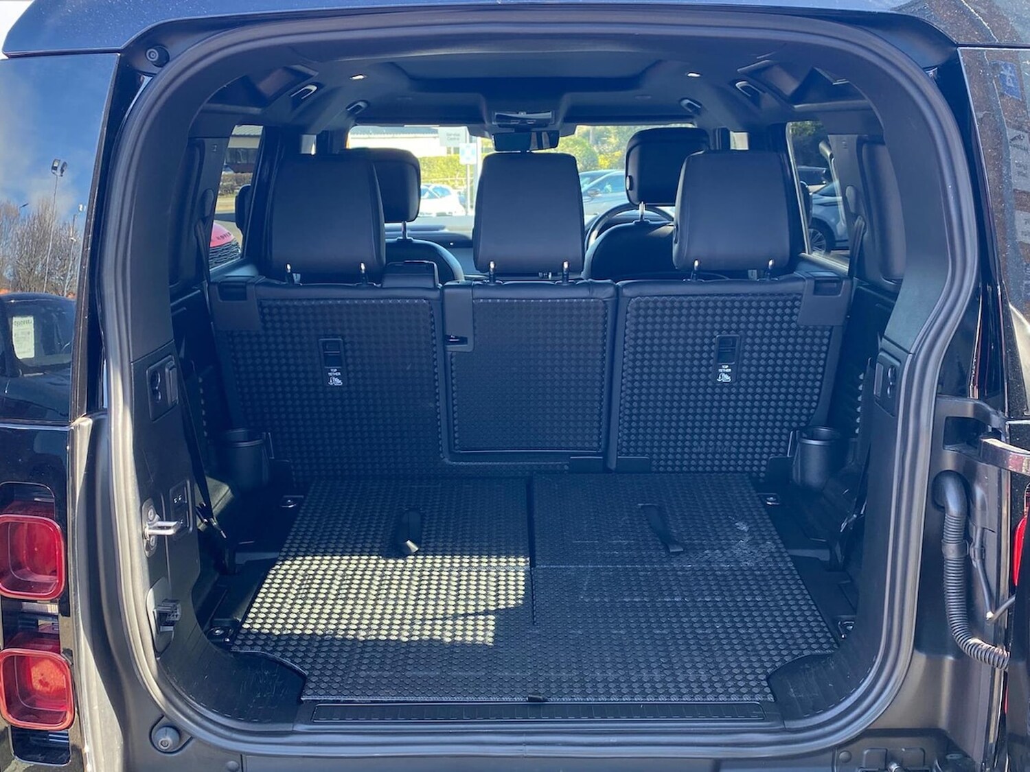 Used Land Rover Defender 2023 for sale - 78193613: Photo 12