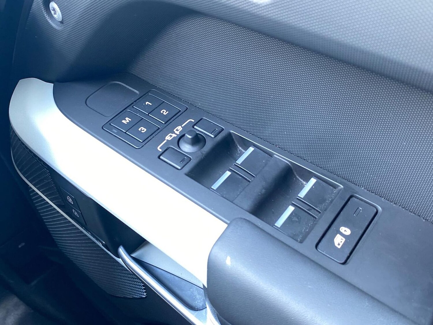 Used Land Rover Defender 2023 for sale - 78193613: Photo 27