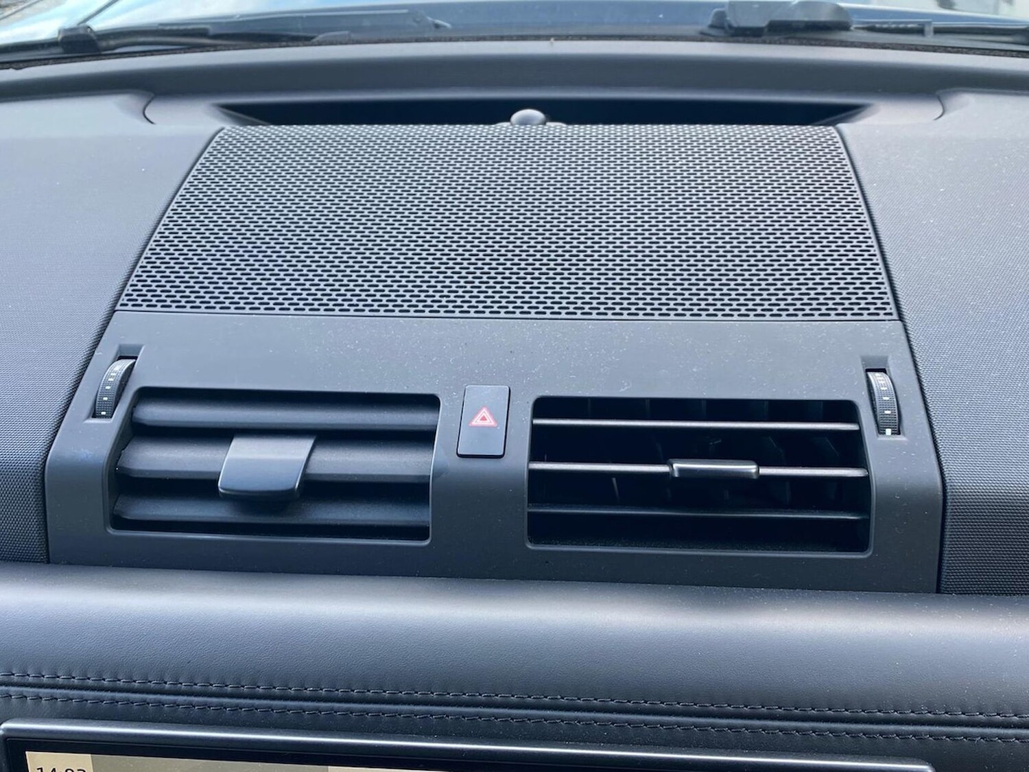 Used Land Rover Defender 2023 for sale - 78193613: Photo 40