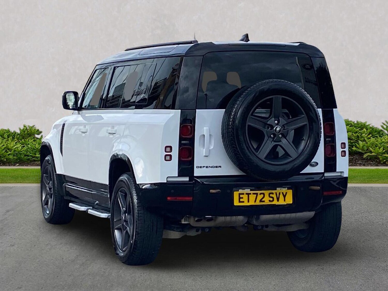 Used Land Rover Defender 2022 for sale - 76396957: Photo 2