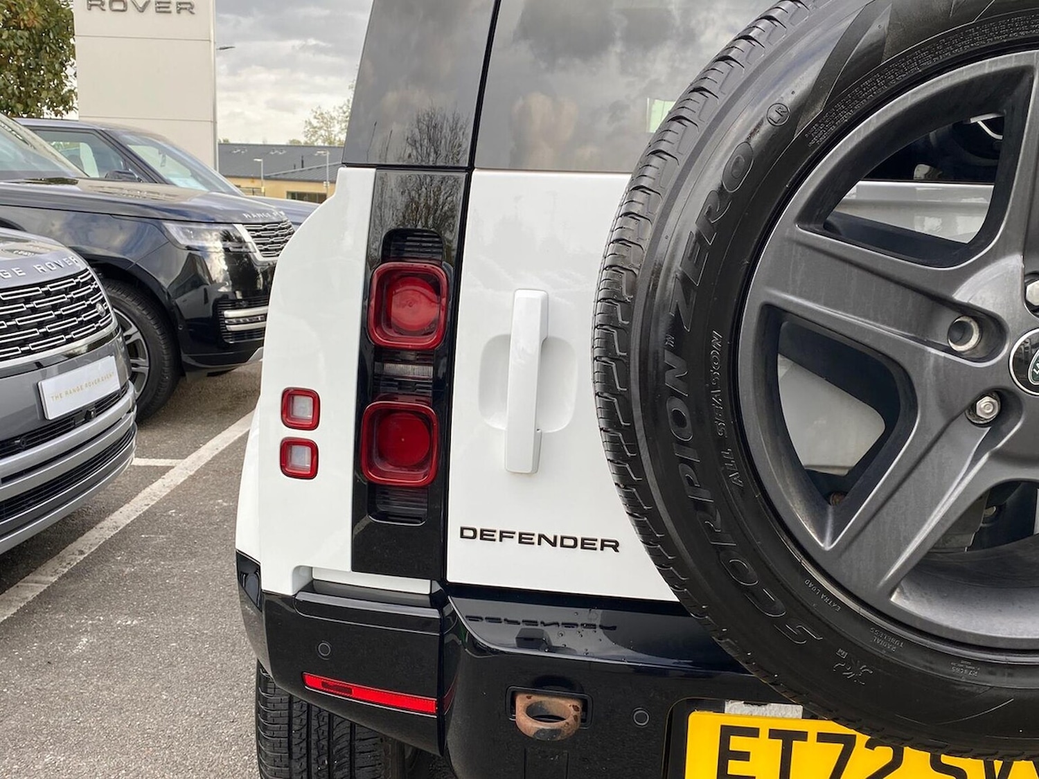 Used Land Rover Defender 2022 for sale - 76396957: Photo 26