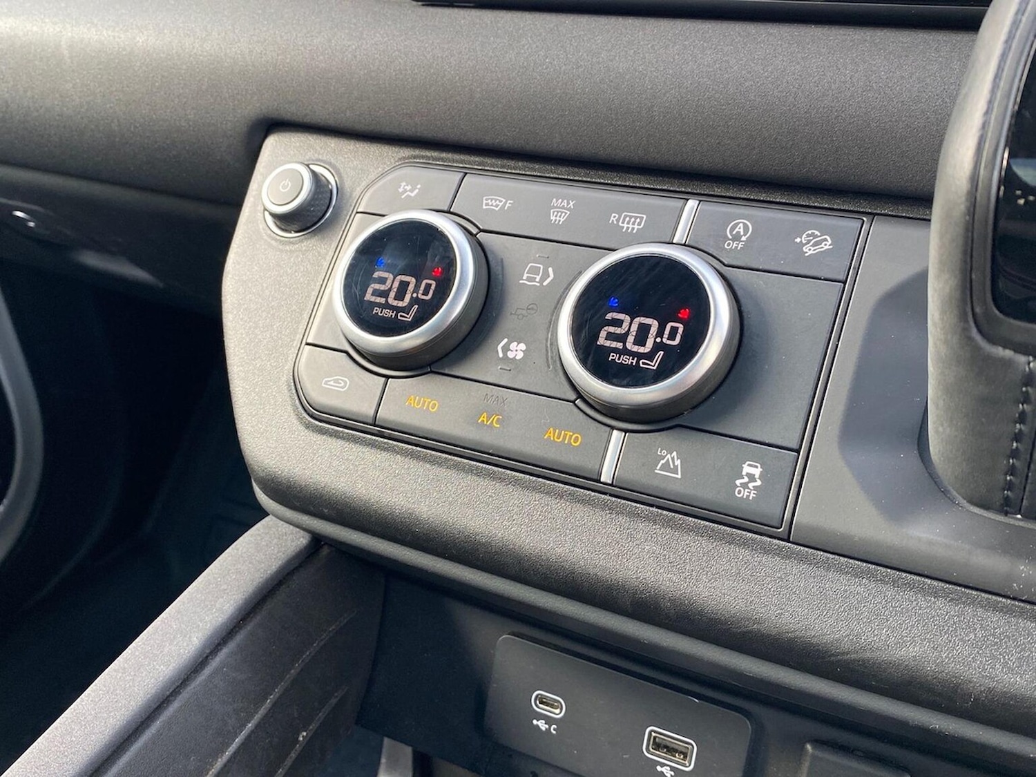 Used Land Rover Defender 2022 for sale - 76396957: Photo 41