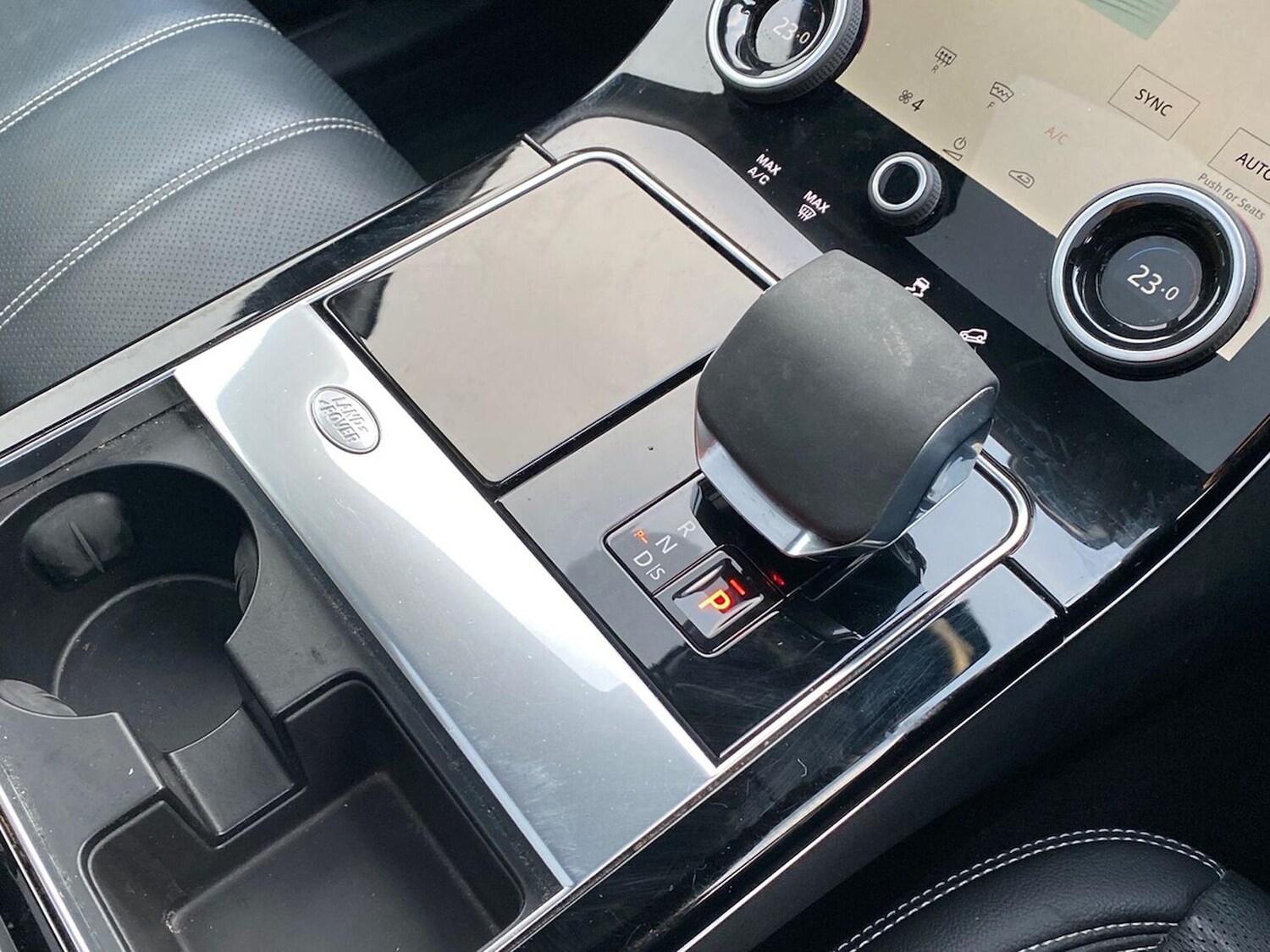 Used Land Rover Range Rover Velar 2023 for sale - 77721408: Photo 13