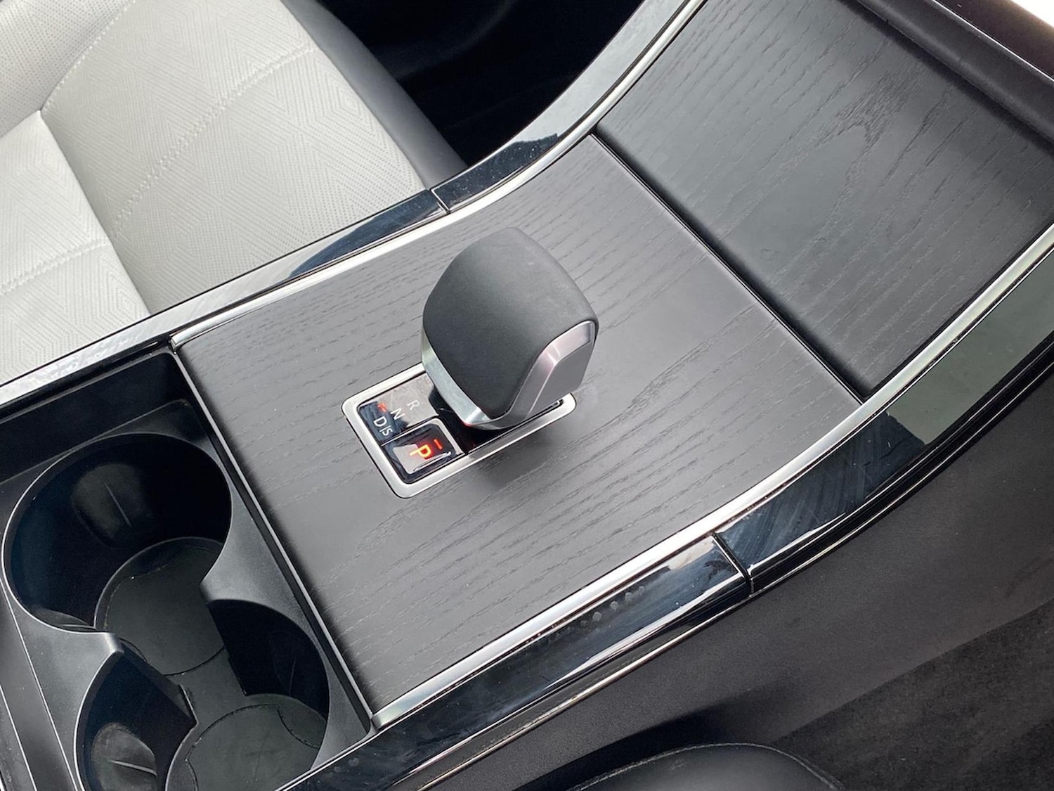 Used Land Rover Range Rover Velar 2024 for sale - 77028144: Photo 15