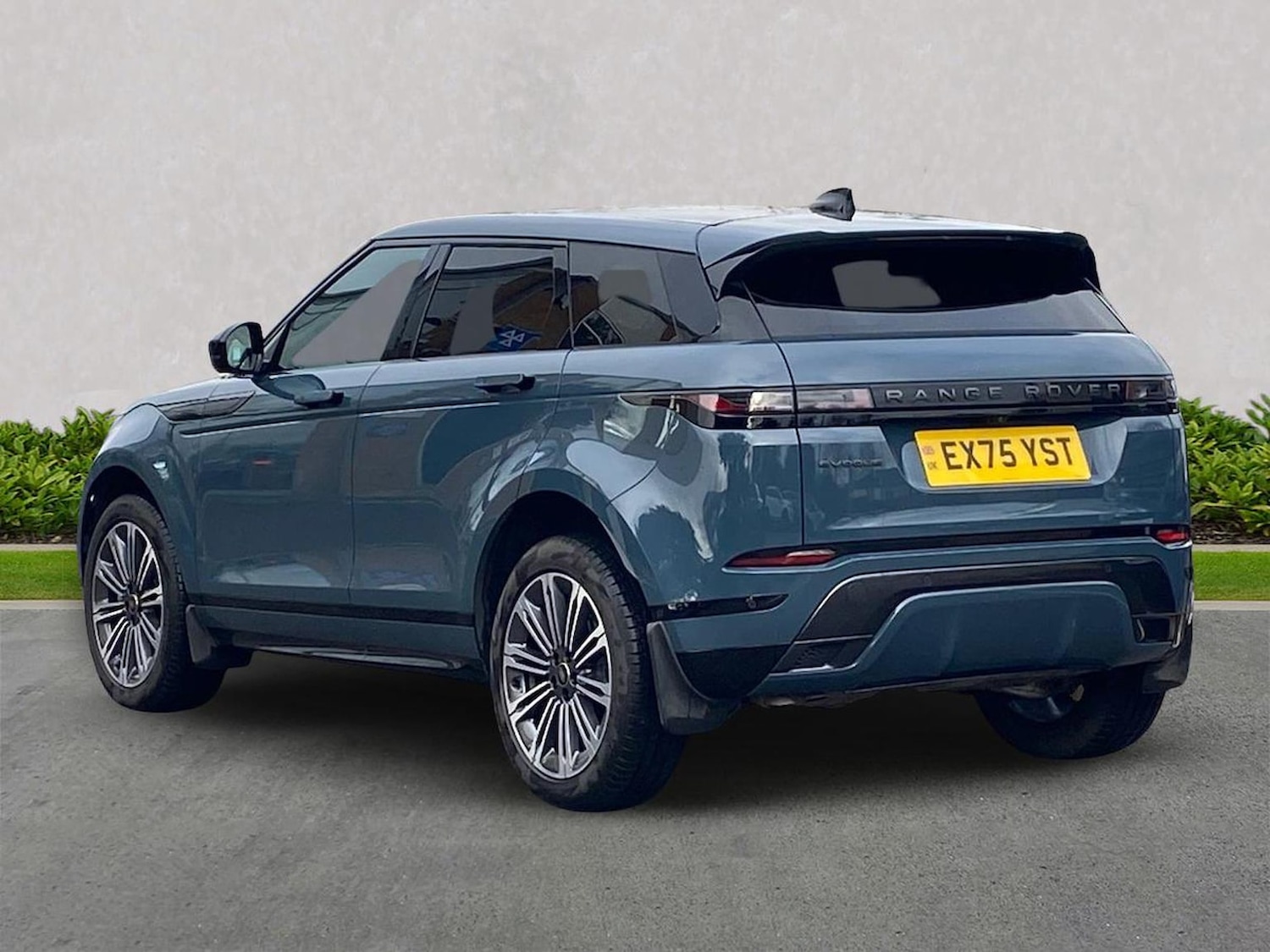 Used Land Rover Range Rover Evoque 2025 for sale - 78193679: Photo 2
