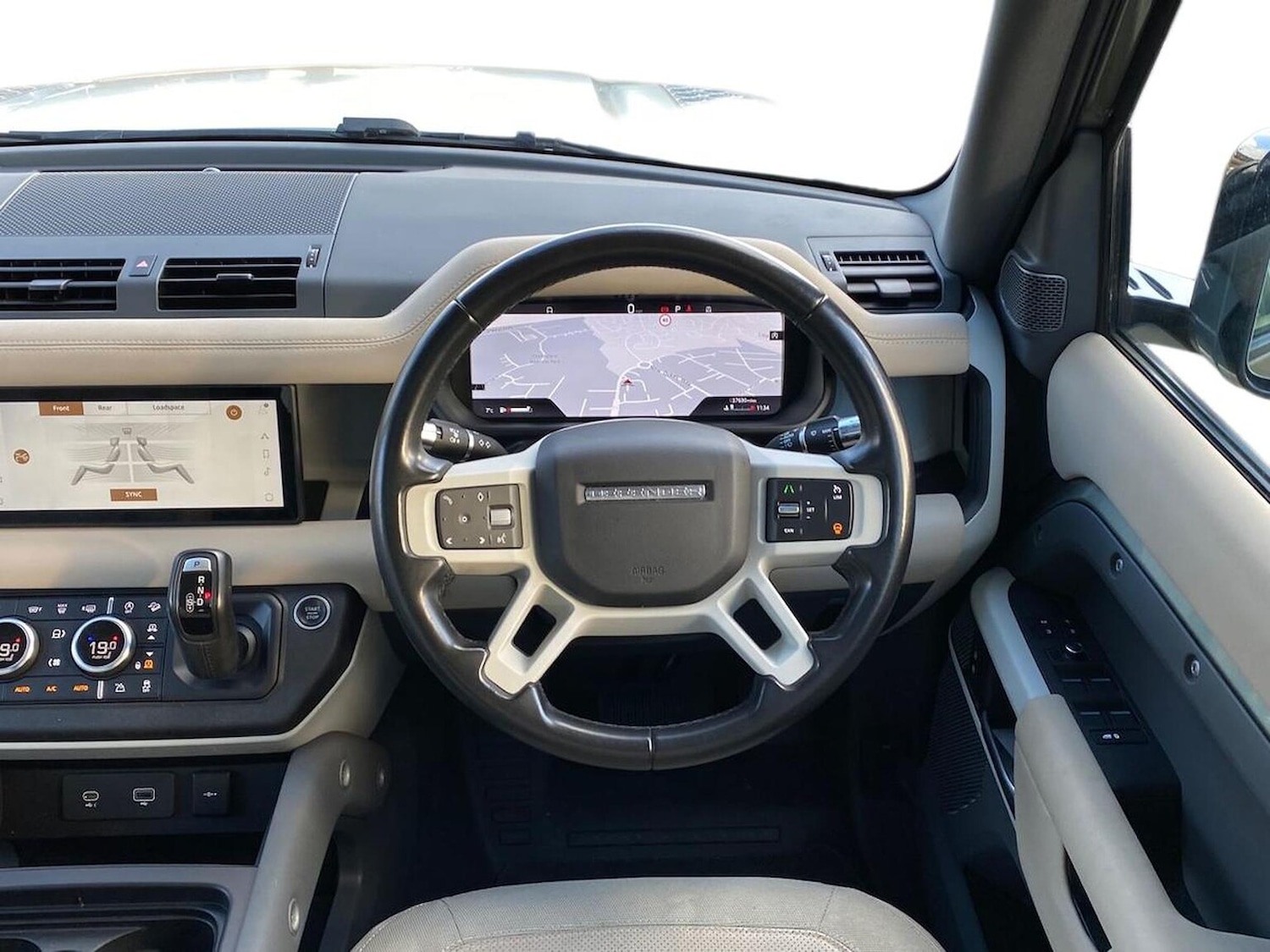 Used Land Rover Defender 2020 for sale - 76694616: Photo 15