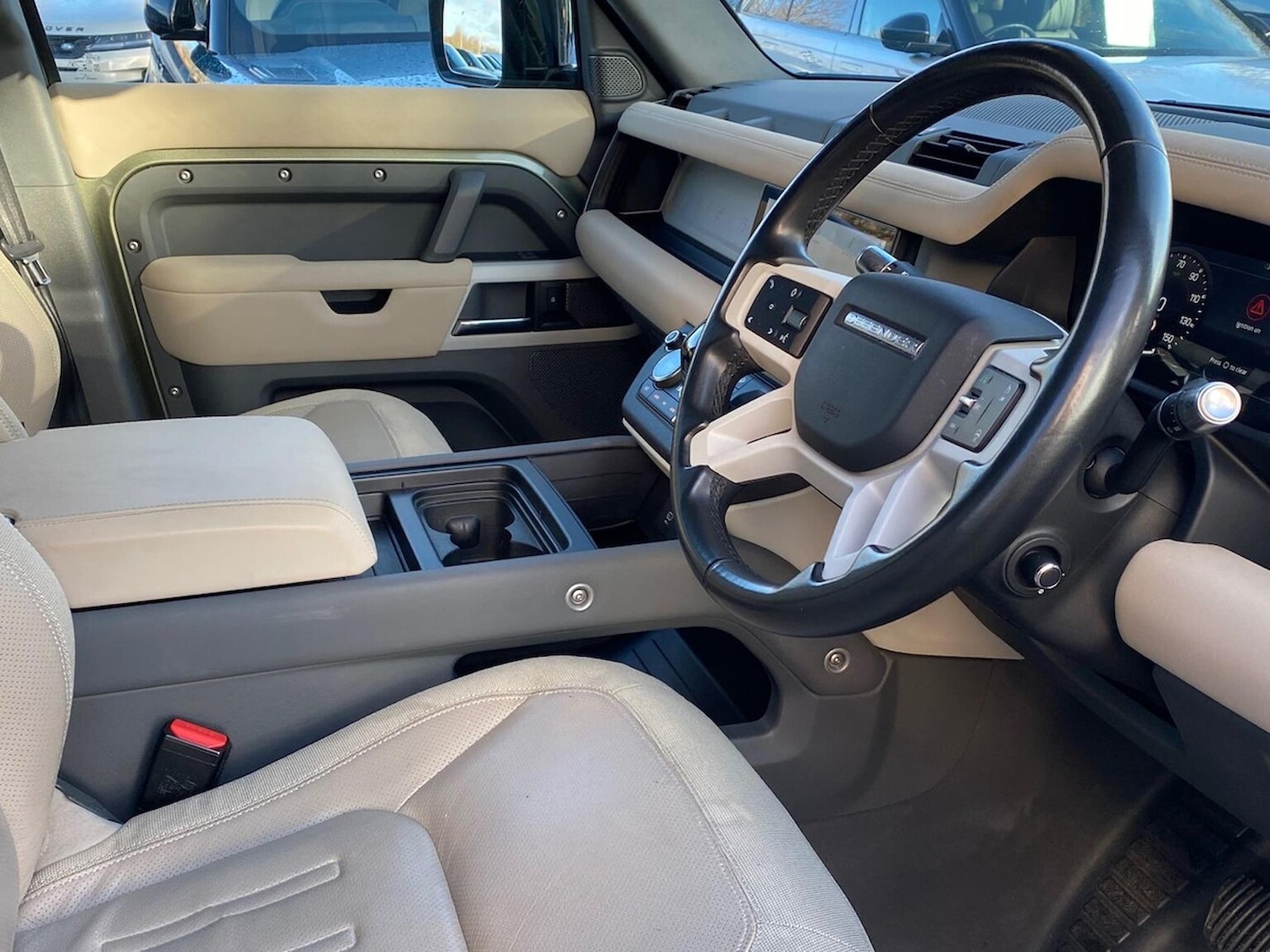 Used Land Rover Defender 2020 for sale - 76694616: Photo 32