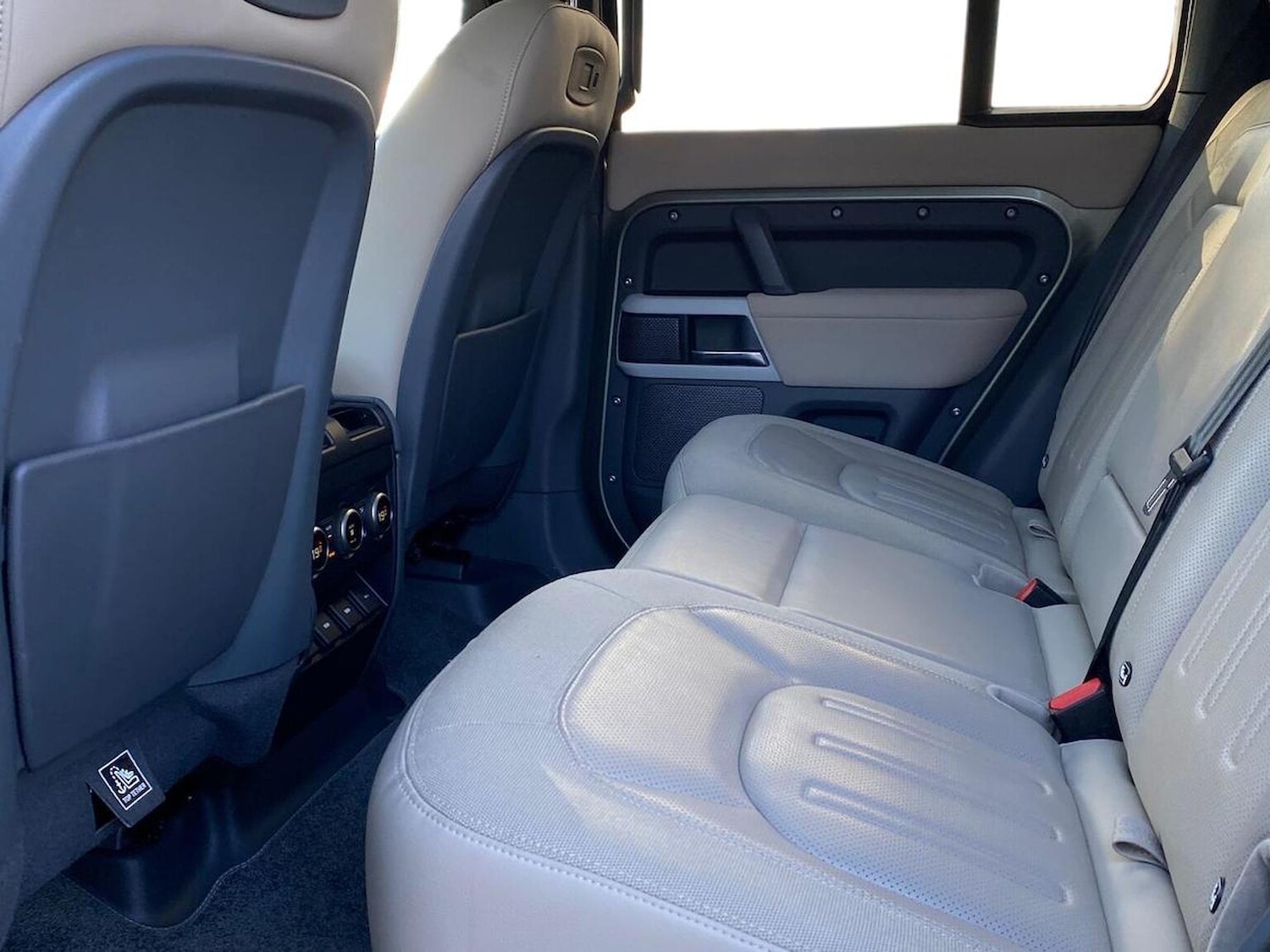 Used Land Rover Defender 2020 for sale - 76694616: Photo 4