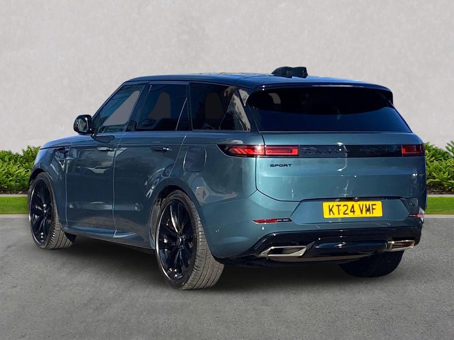 Used Land Rover Range Rover Sport 2024 for sale - 77896306: Photo 2