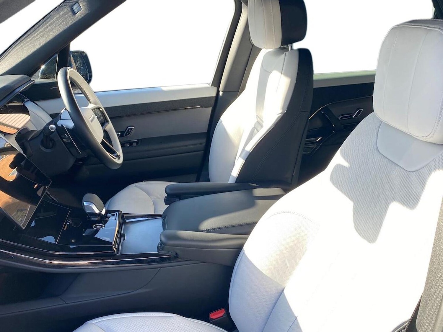 Used Land Rover Range Rover Sport 2024 for sale - 77896306: Photo 3