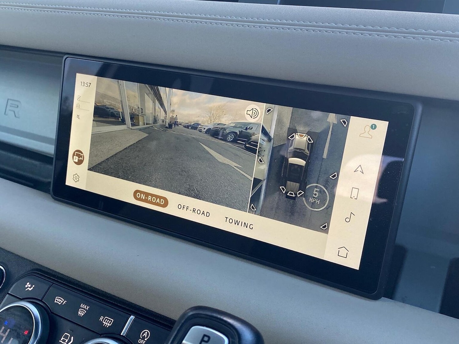 Used Land Rover Defender 2023 for sale - 77676385: Photo 12