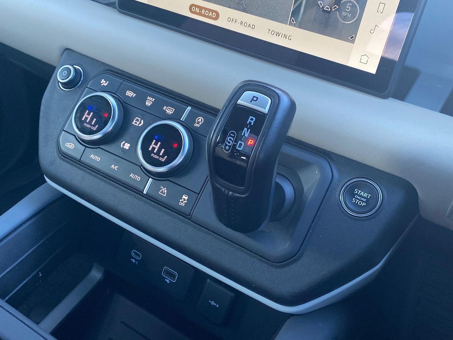 Used Land Rover Defender 2023 for sale - 77676385: Photo 13