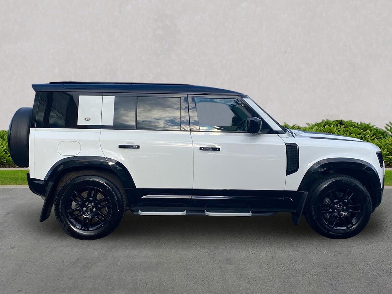 Used Land Rover Defender 2023 for sale - 77676385: Photo 5