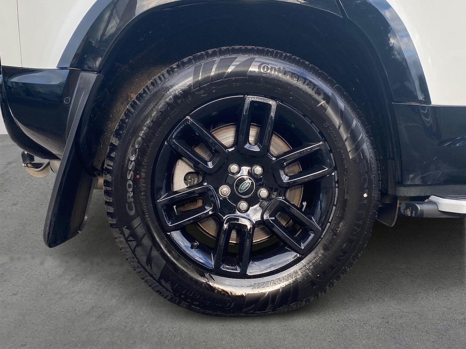 Used Land Rover Defender 2023 for sale - 77676385: Photo 8