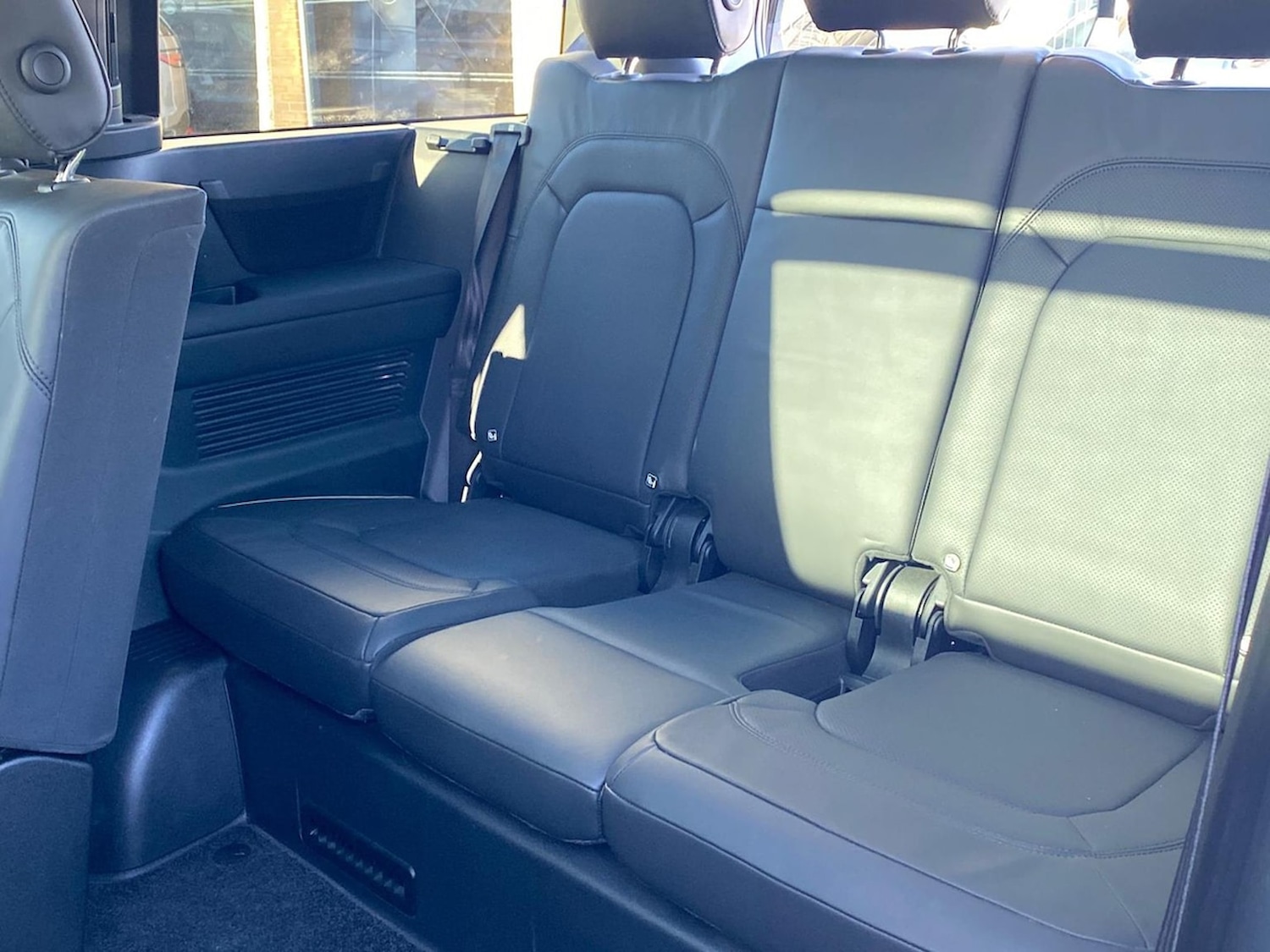 Used Land Rover Defender 2025 for sale - 78144526: Photo 36