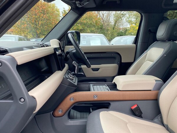 Used Land Rover Defender 2022 for sale - 76287222: Photo 3