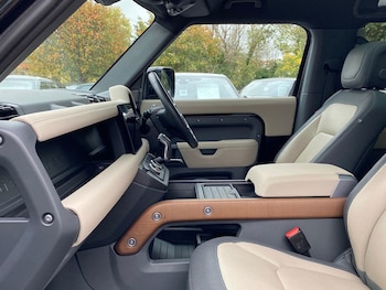 Used Land Rover Defender 2022 for sale - 76287222: Photo