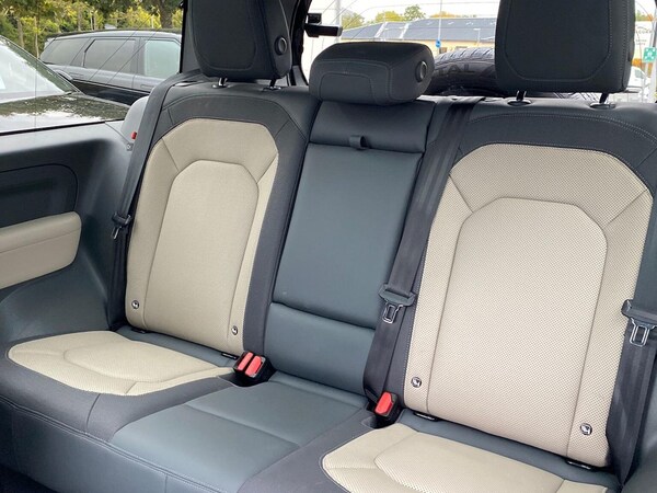Used Land Rover Defender 2022 for sale - 76287222: Photo 4