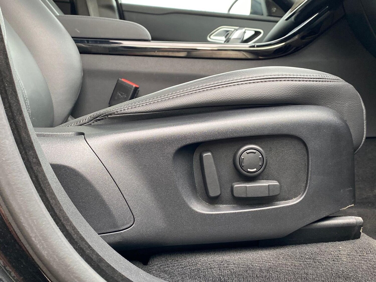 Used Land Rover Range Rover Velar 2023 for sale - 76963578: Photo 36