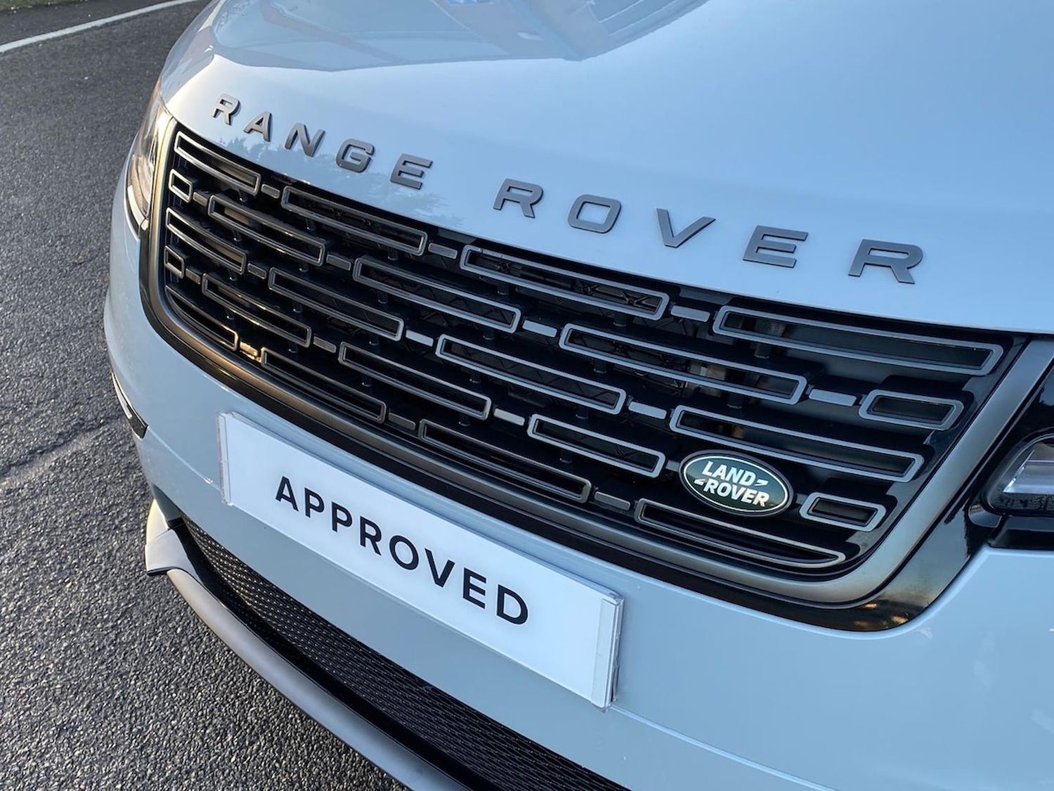 Used Land Rover Range Rover Velar 2024 for sale - 77080862: Photo 32