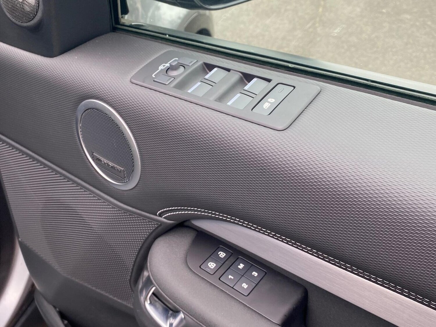 Used Land Rover Discovery 2025 for sale - 77487933: Photo 25