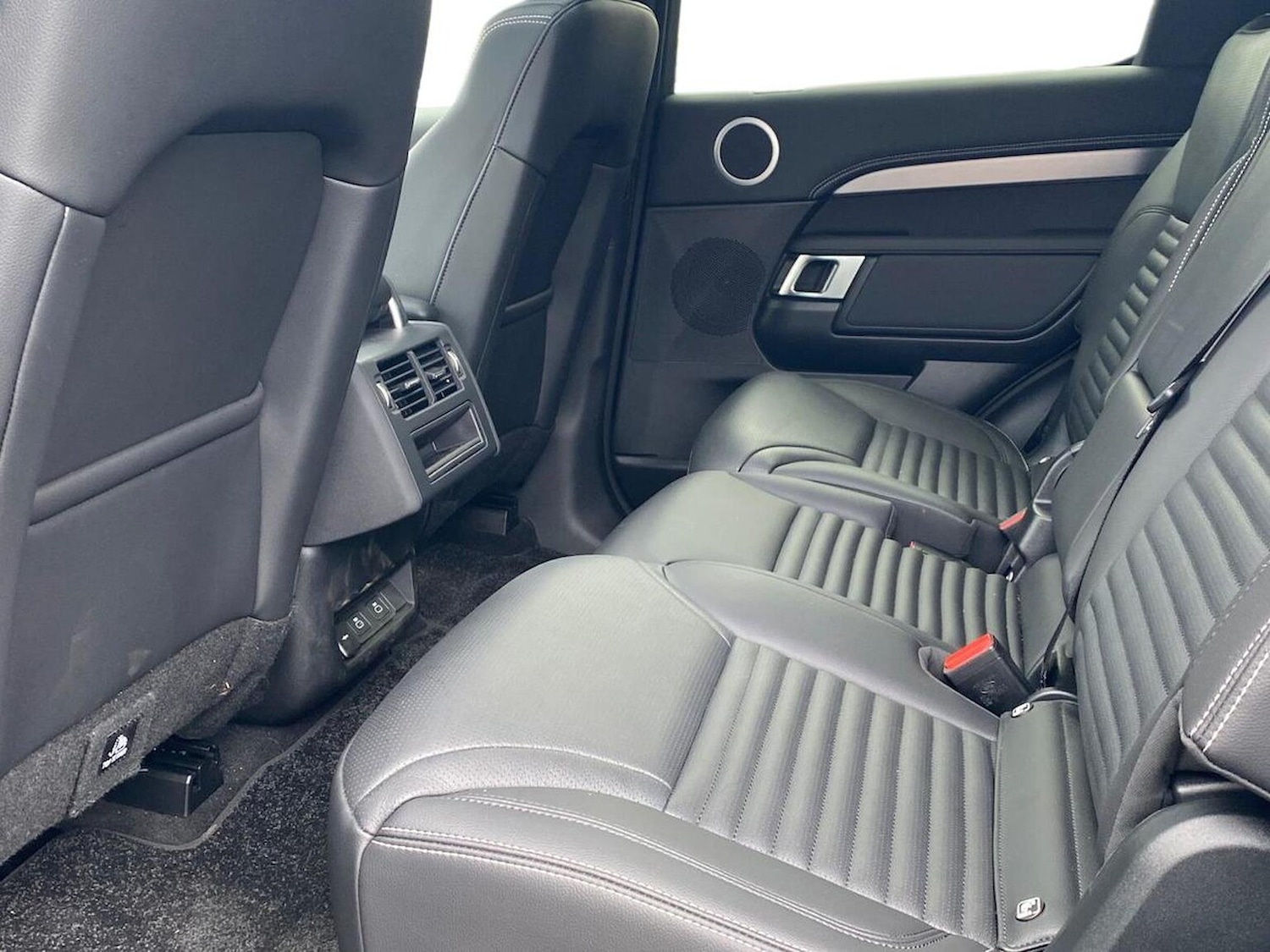 Used Land Rover Discovery 2025 for sale - 77487933: Photo 4