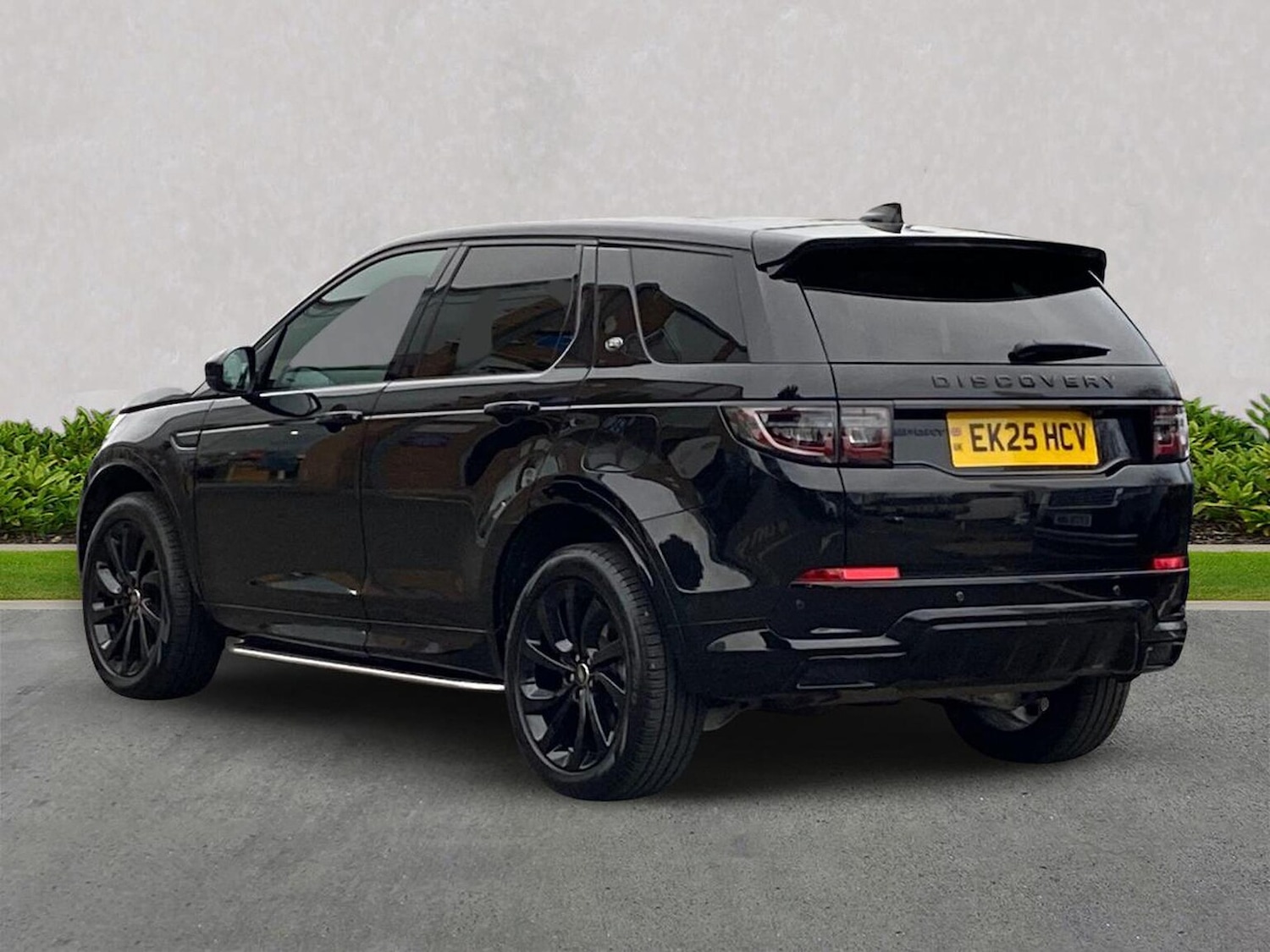 Used Land Rover Discovery Sport 2025 for sale - 76931598: Photo 2