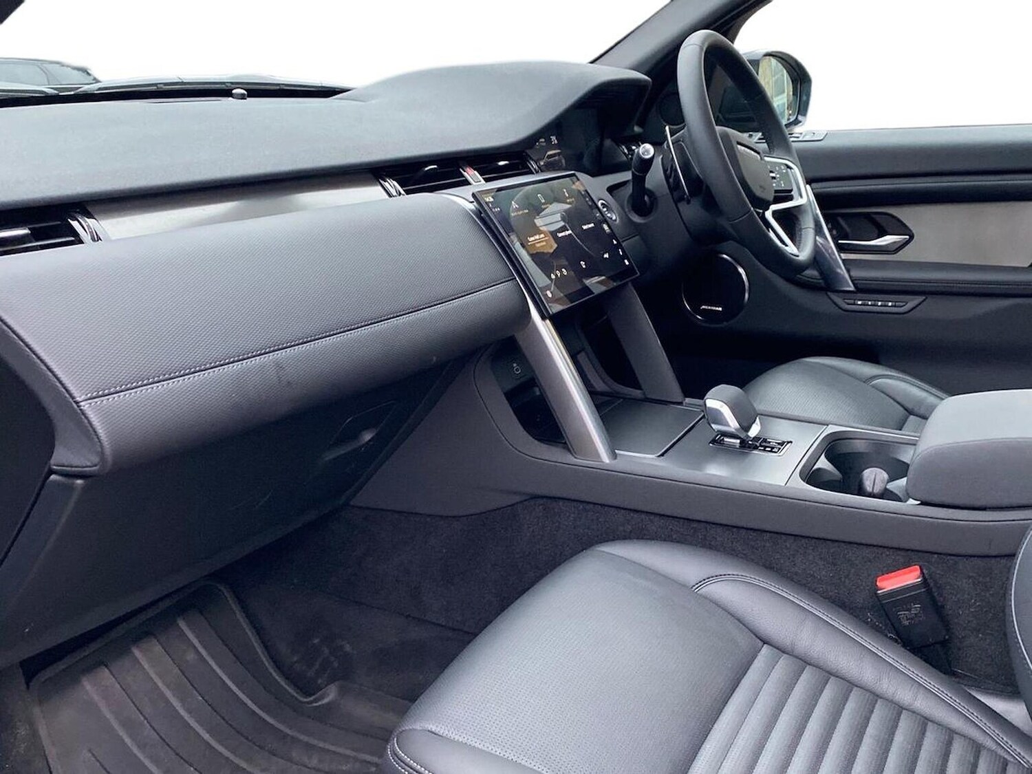 Used Land Rover Discovery Sport 2025 for sale - 76931598: Photo 3