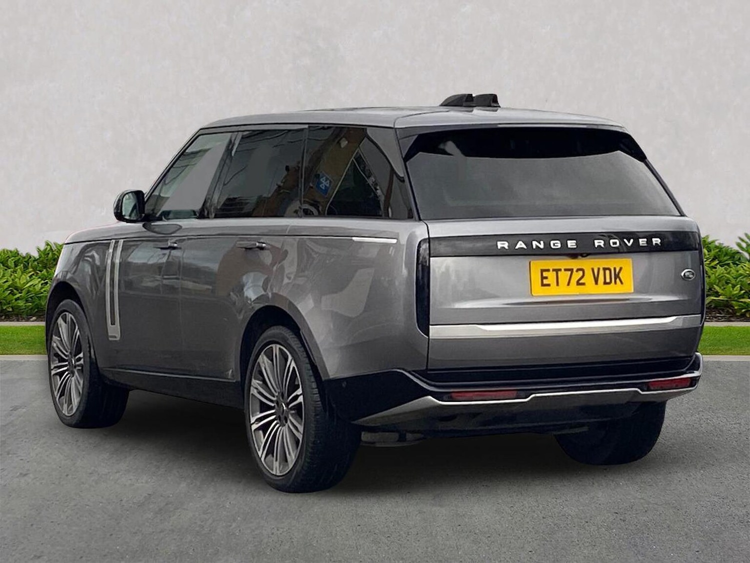 Used Land Rover Range Rover 2023 for sale - 77901709: Photo 2