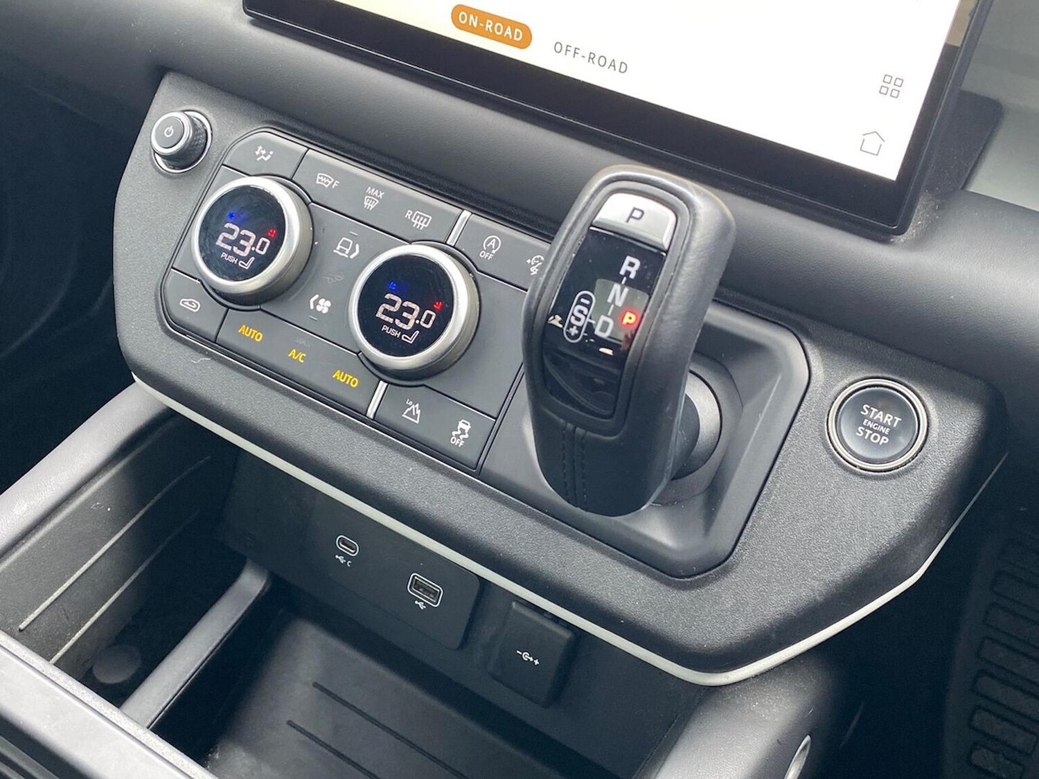 Used Land Rover Defender 2023 for sale - 78194456: Photo 15