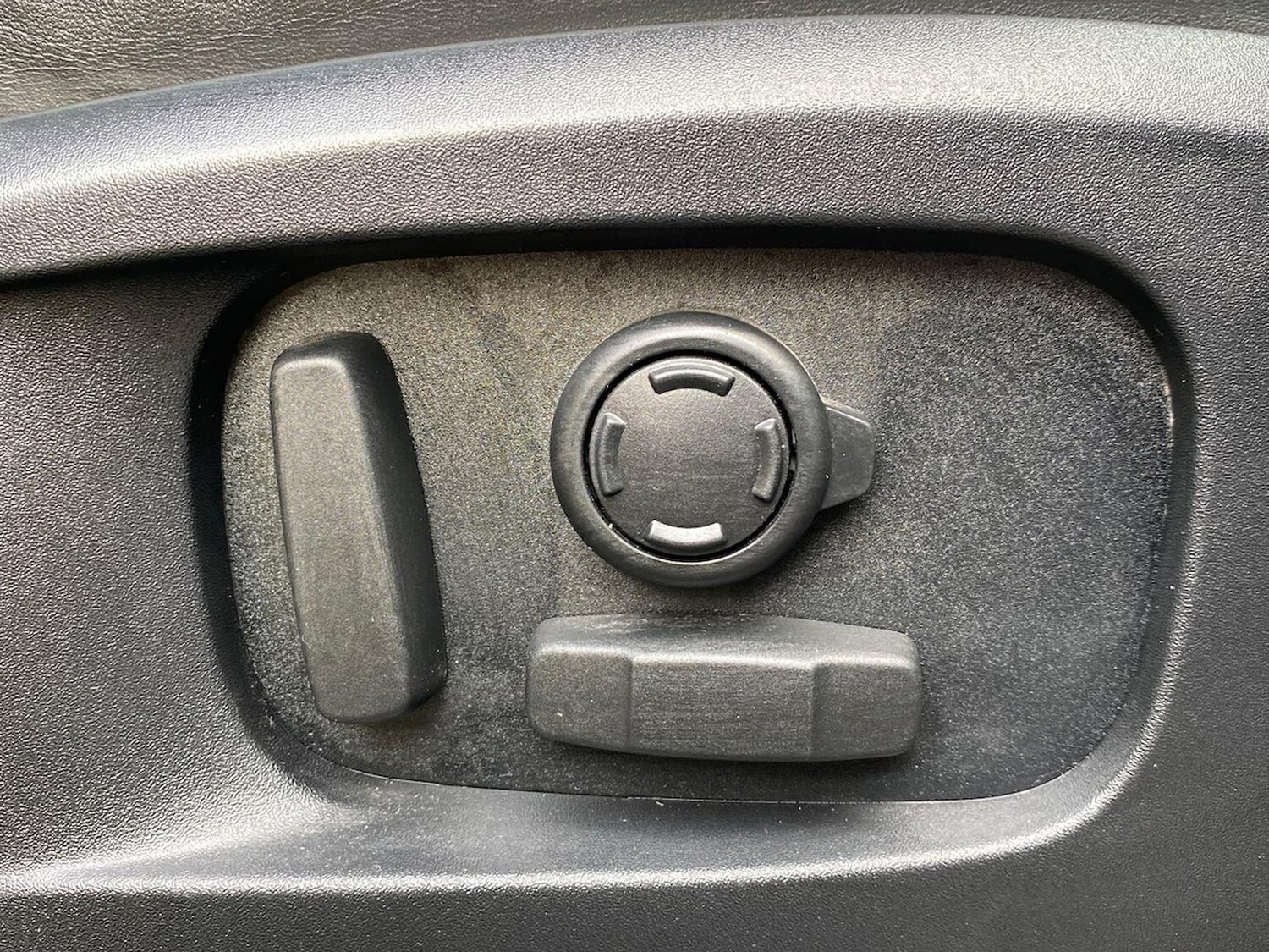 Used Land Rover Defender 2023 for sale - 78194456: Photo 36