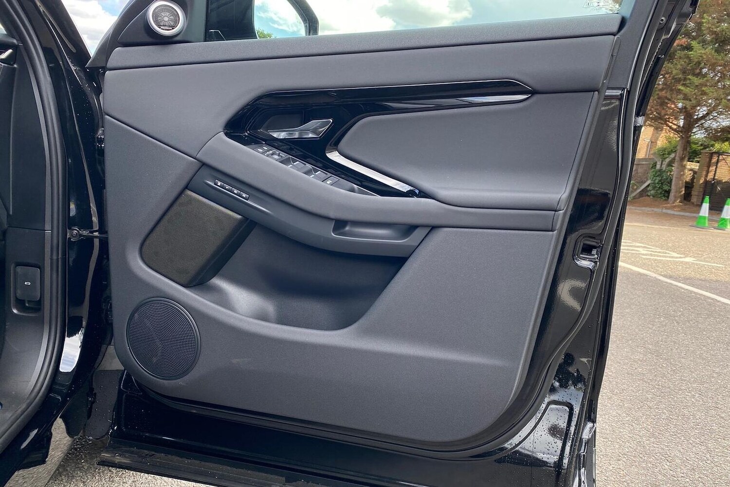 Used Land Rover Range Rover Evoque 2025 for sale - 77487907: Photo 31