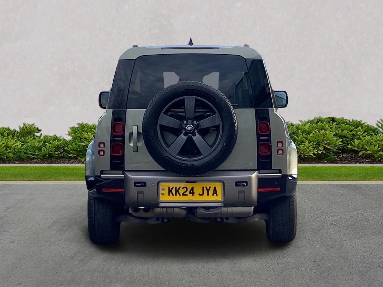 Used Land Rover Defender 2024 for sale - 76982892: Photo 6