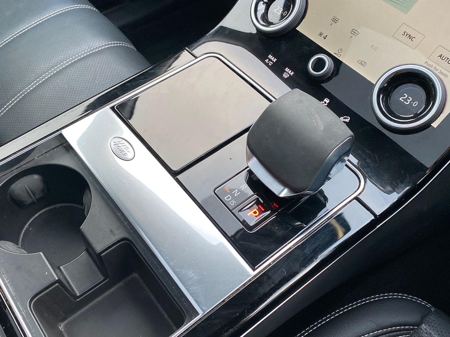 Used Land Rover Range Rover Velar 2023 for sale - 77548379: Photo 13