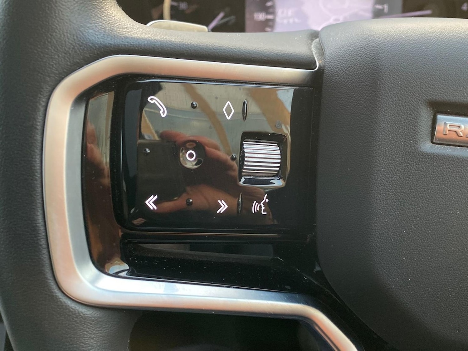 Used Land Rover Range Rover Velar 2023 for sale - 77548379: Photo 31