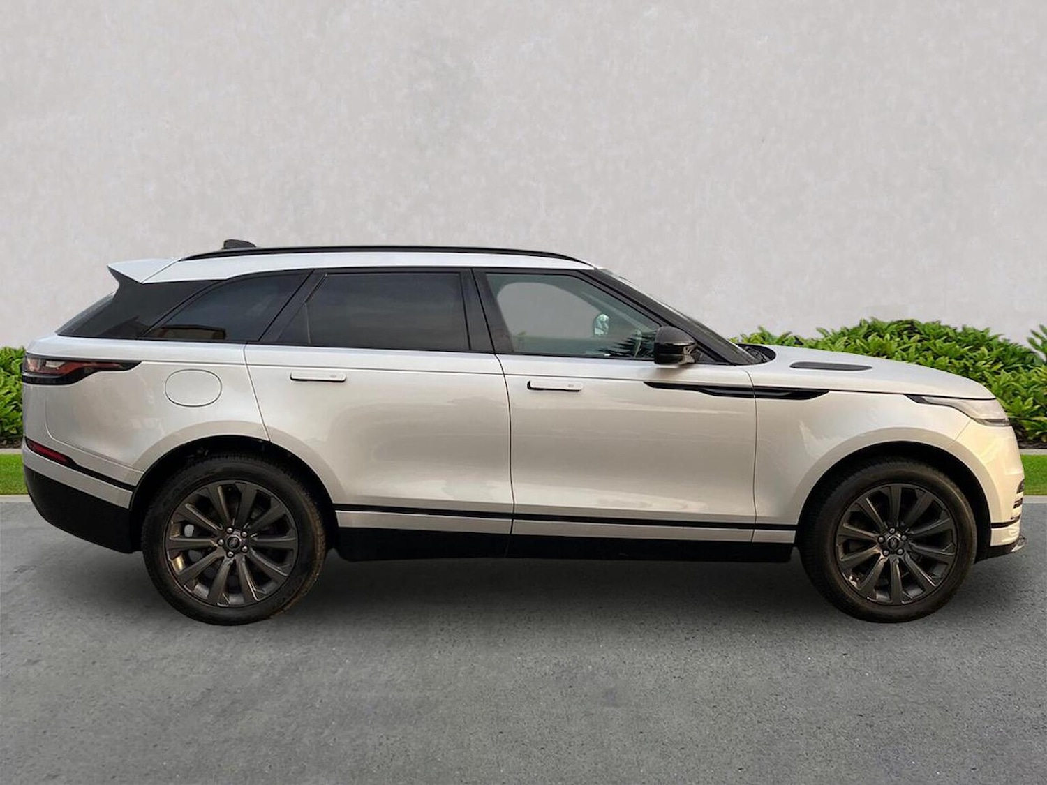 Used Land Rover Range Rover Velar 2023 for sale - 77548379: Photo 5
