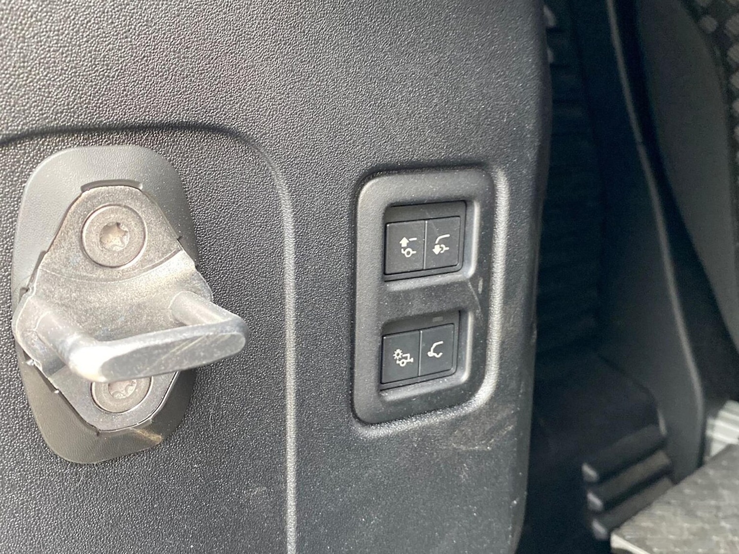 Used Land Rover Defender 2024 for sale - 76559819: Photo 30