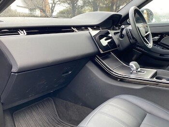 Used Land Rover Range Rover Evoque 2025 for sale - 77487955: Photo