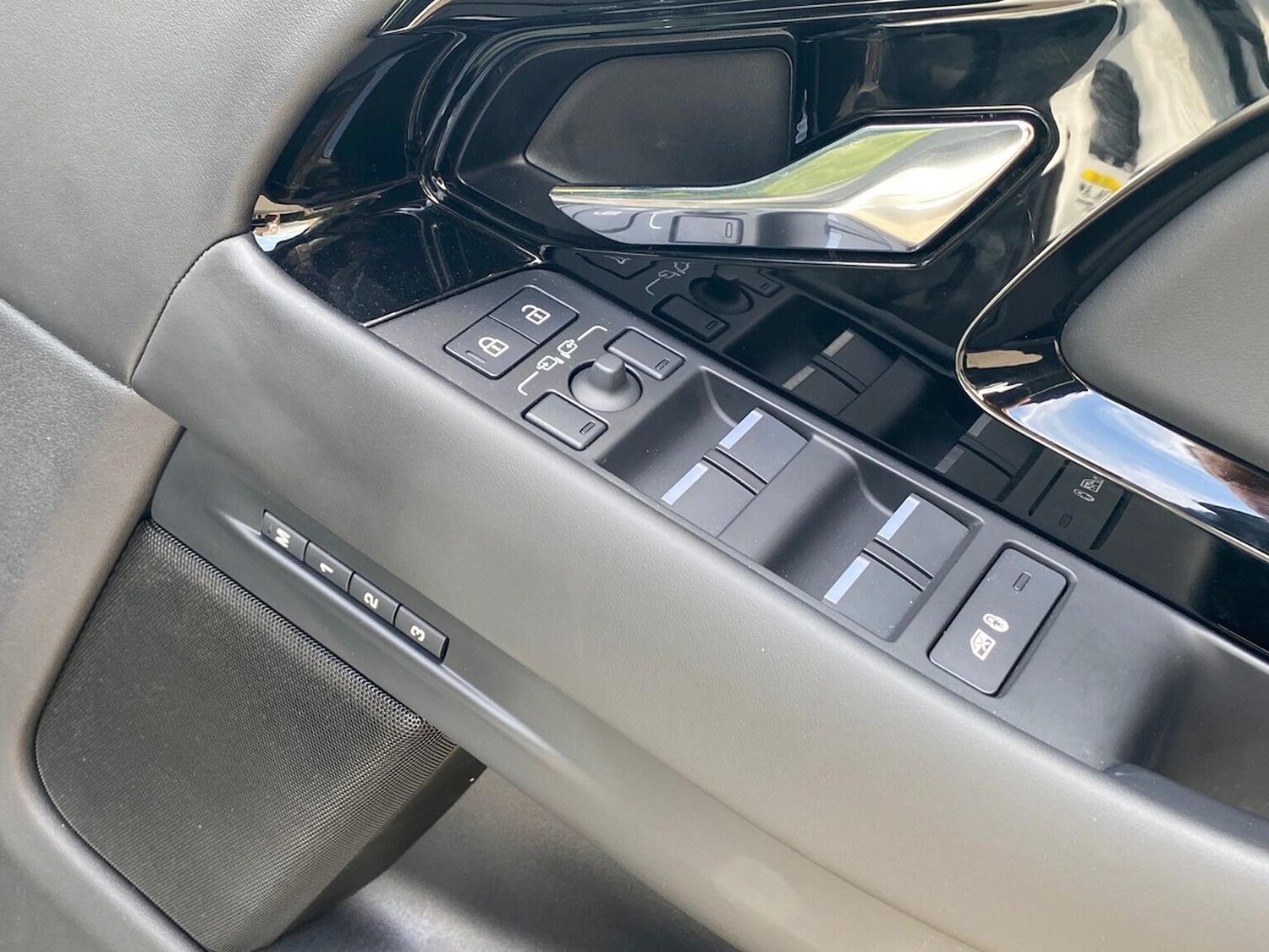 Used Land Rover Range Rover Evoque 2025 for sale - 77487985: Photo 25