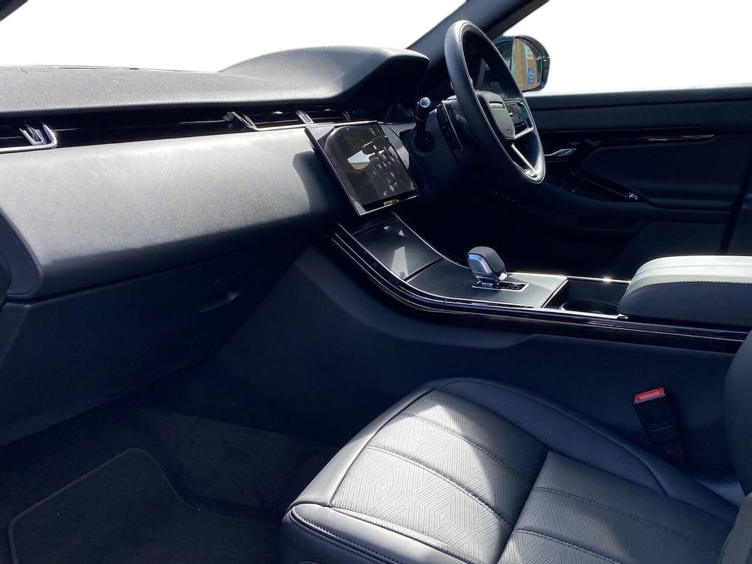 Used Land Rover Range Rover Evoque 2025 for sale - 77487985: Photo 3