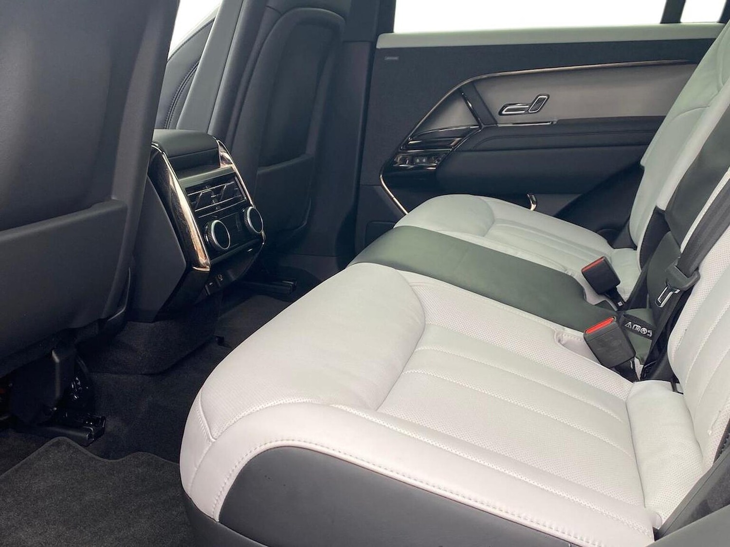 Used Land Rover Range Rover Sport 2025 for sale - 77759376: Photo 4