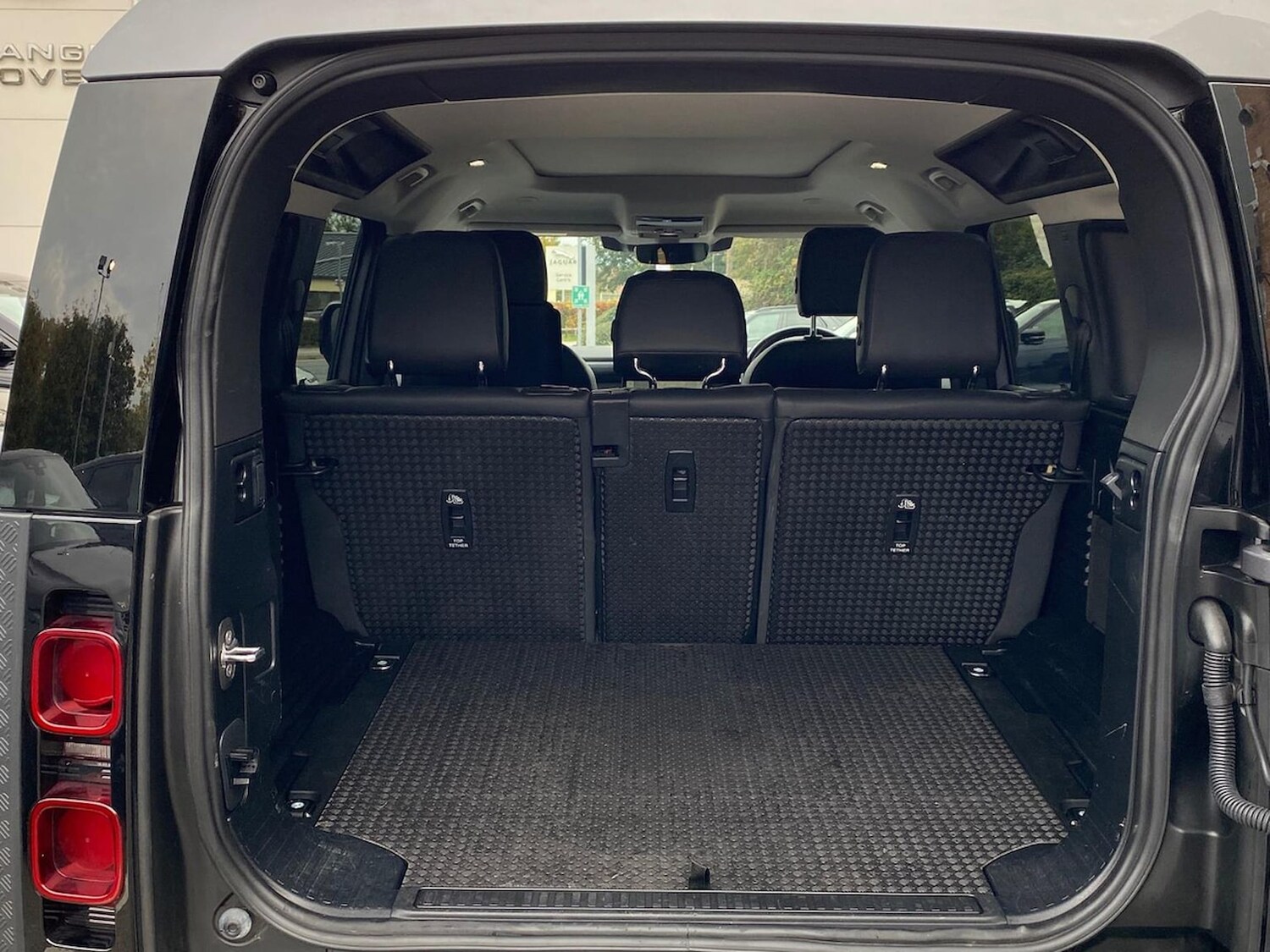 Used Land Rover Defender 2023 for sale - 76149438: Photo 10