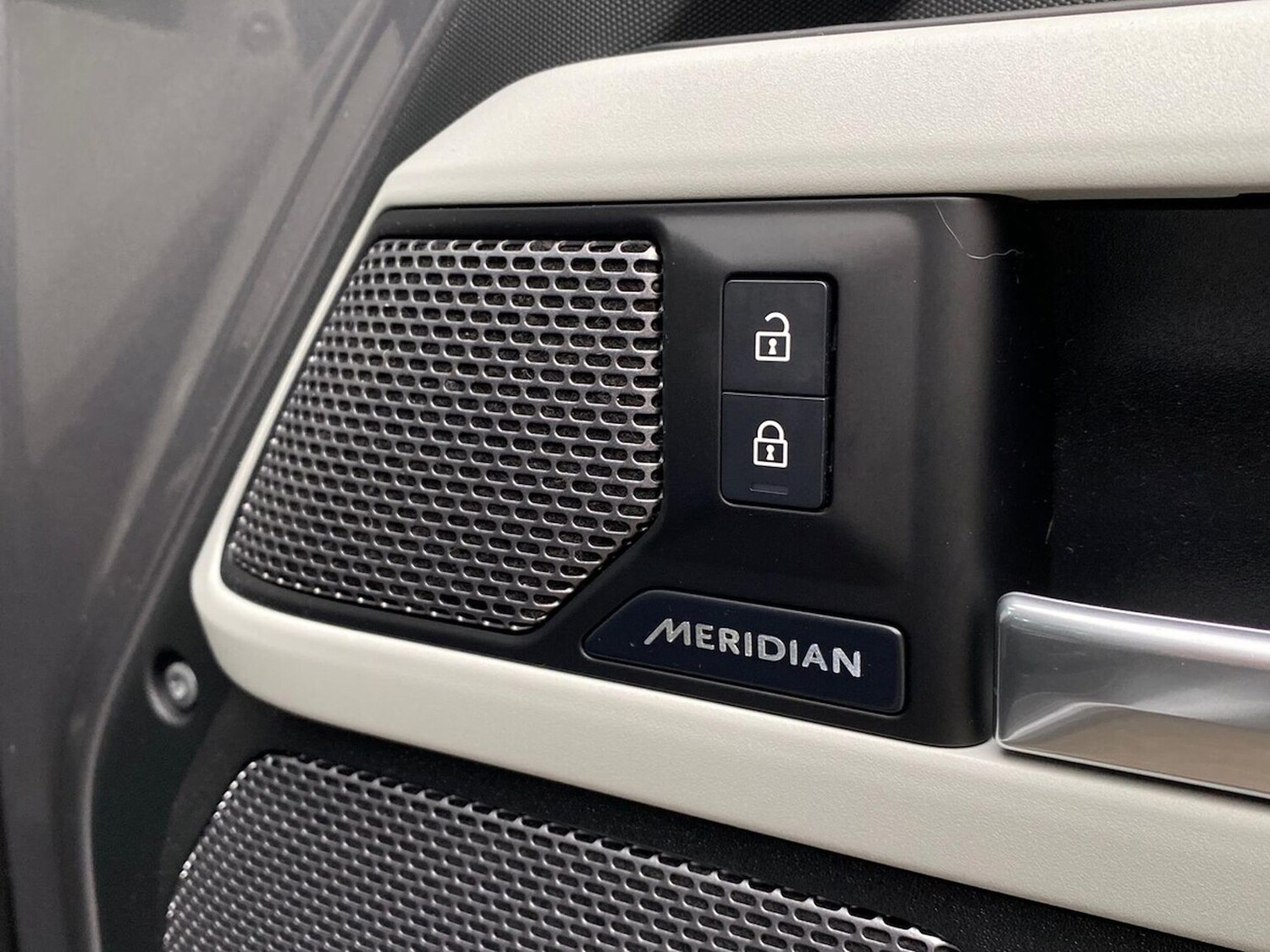 Used Land Rover Defender 2023 for sale - 76149438: Photo 23